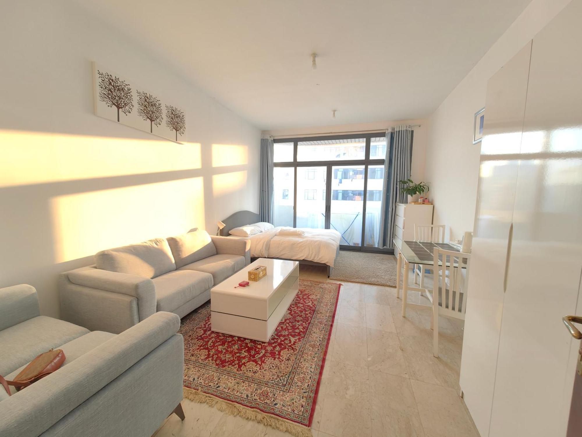 Ms. Zhang's Flat 303 * Abu Dhabi